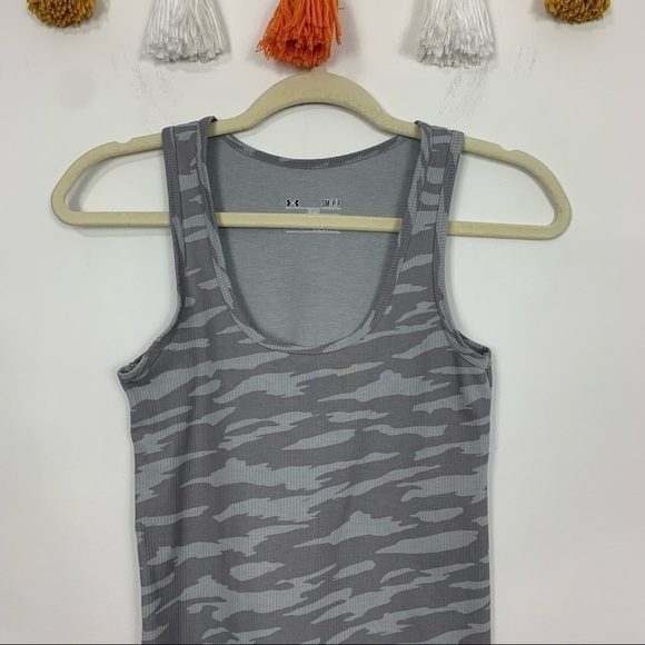 Under Armour Fitted Gray Camo Tank Top Size Small - Picture 3 of 9